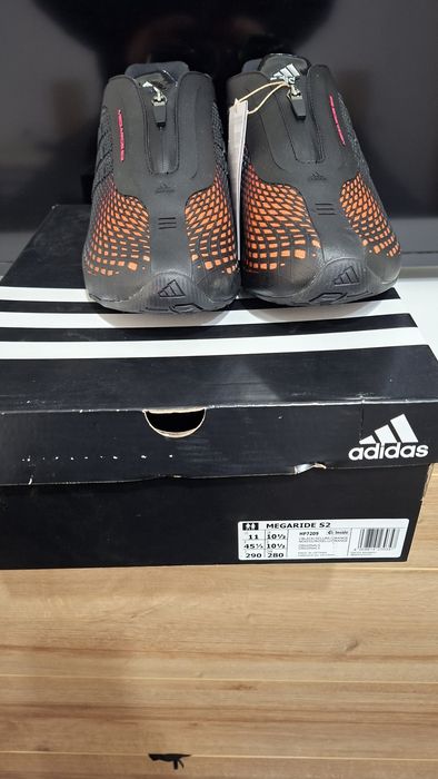 Adidas 45.5 оригинални нови