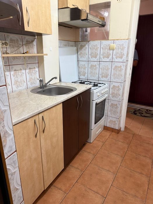 Închiriez apartament