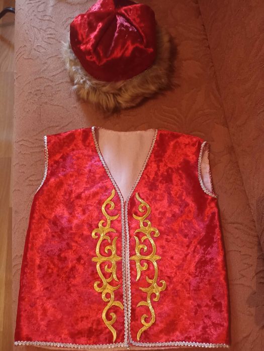 Детский бөрік с жилеткой