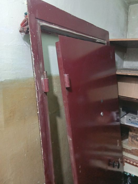 Продам железную дверь