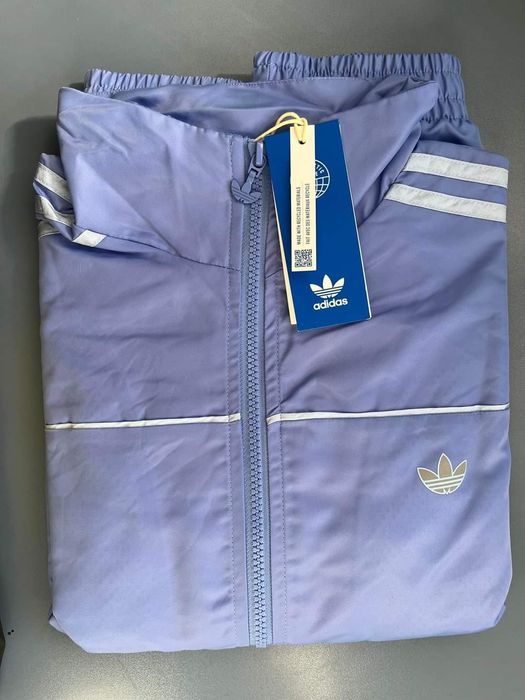 Ново спортно яке адидас