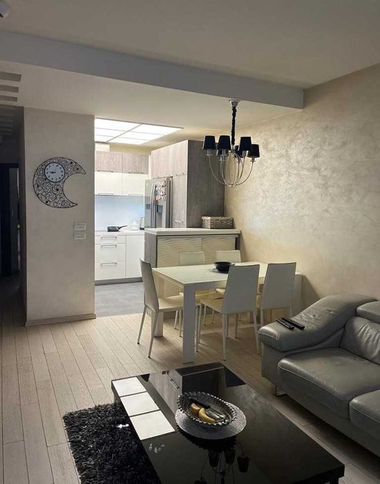 Дава се под наем Тристаен апартамент в Пловдив, Христо Смирненски - 98 кв.м за 375 € - Снимка #1