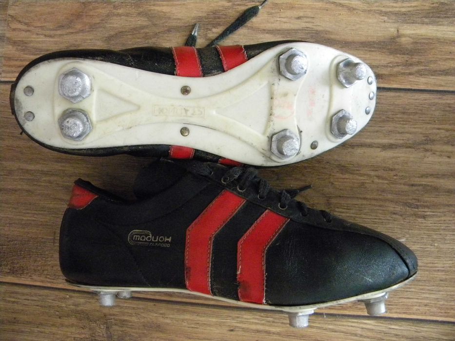 Ретро Футболни Обувки Бутонки Стадион Габрово от 80те