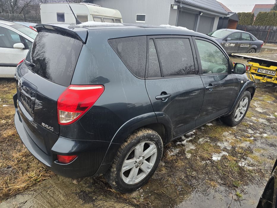 Dezmembrez Toyota Rav 4 2.2 2AD-FTV 130 KW 177 CP an 2007