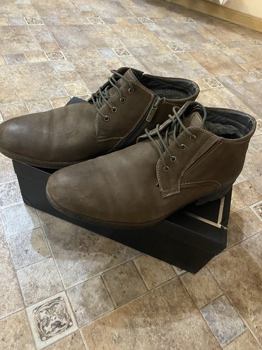 Продам зимние ботинки