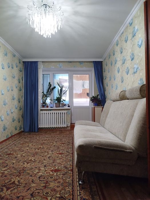 Продам уголок отдыха (диван, 2 кресла)