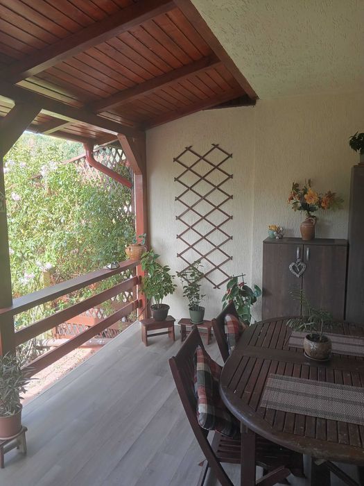 Casa de vanzare cu gradina