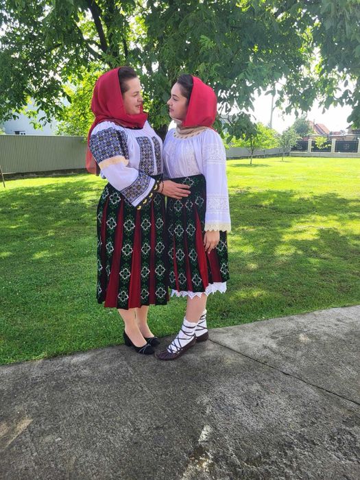 Fuste brodate traditional