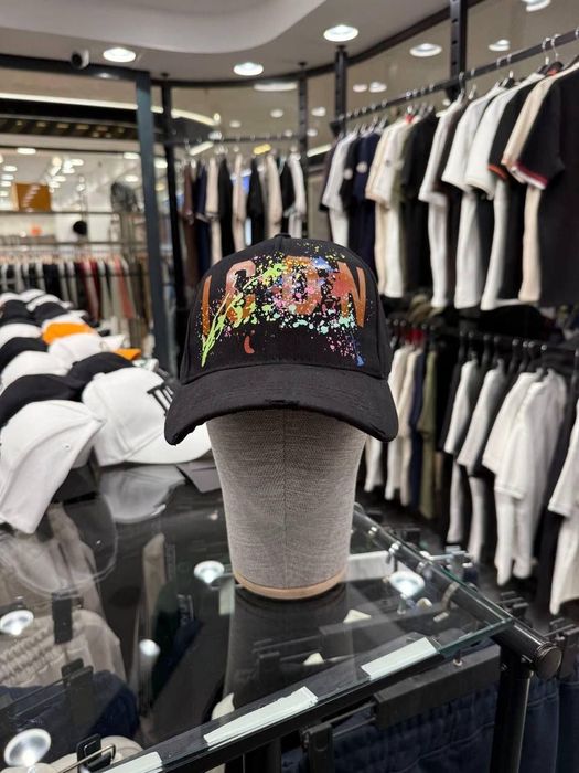 Шапки с козирка различни модели Dsquared