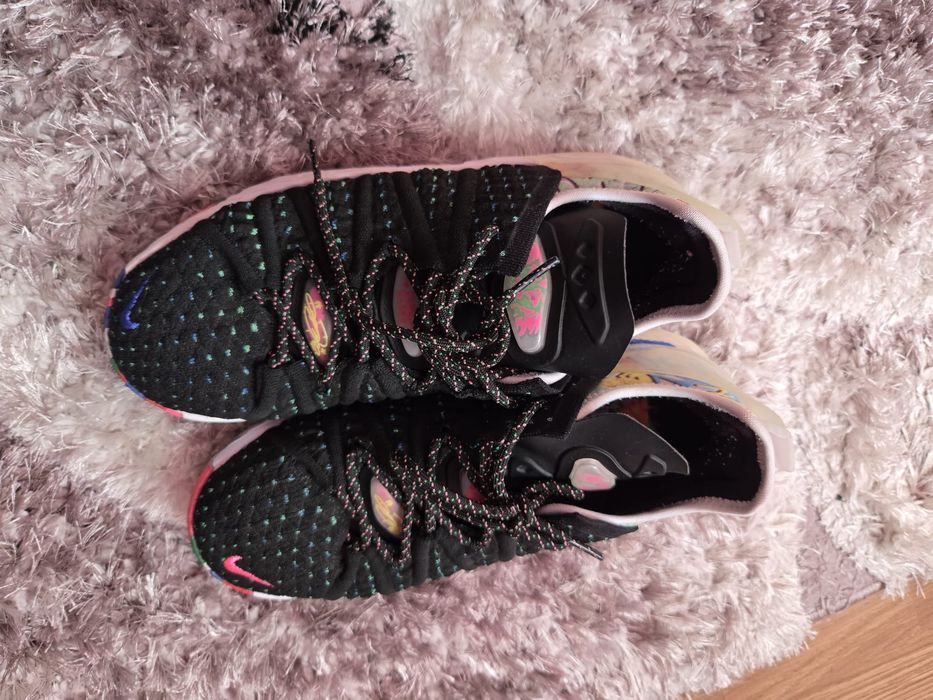 Adidași Armani, Lebron