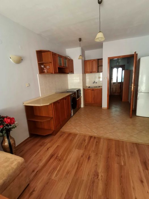 Дава се под наем Двустаен апартамент в Бургас, Възраждане - 70 кв.м за 255 € - Снимка #2