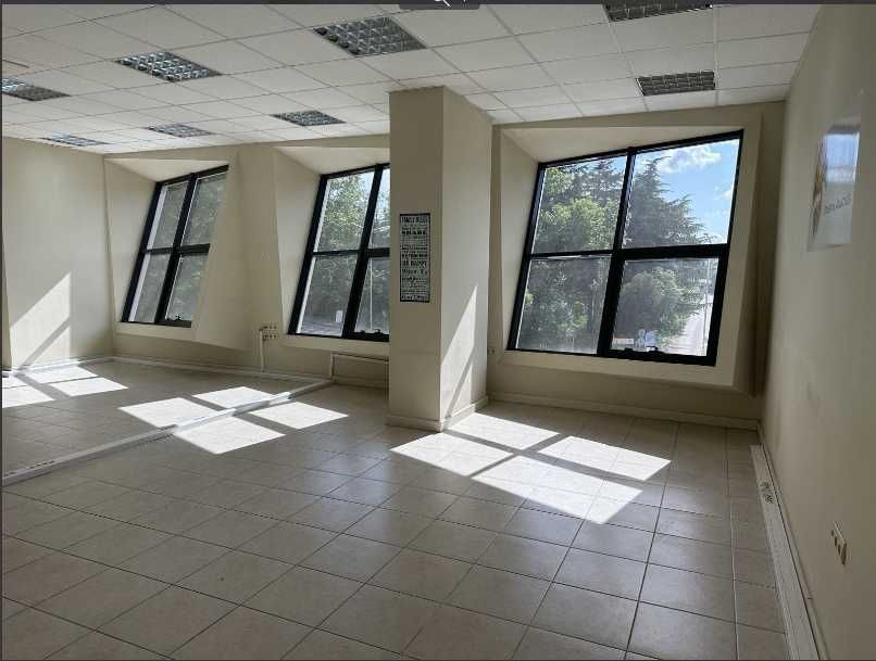 Дава се под наем Офис в Варна, Център - 100 кв.м за 800 € - Снимка #1