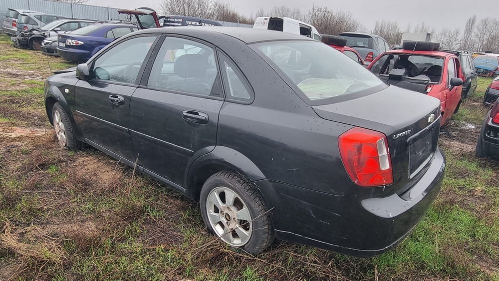Chevrolet Lacetti motor capota faruri aripa bara usi portbagaj roti