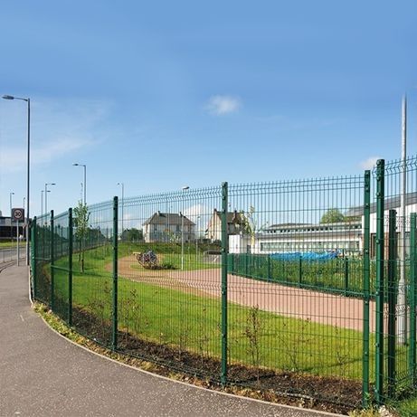 Executam garduri porți imprejmuiri la comanda