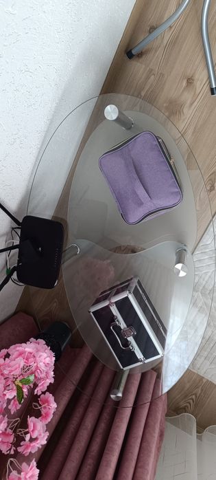 Холна стъклена маса