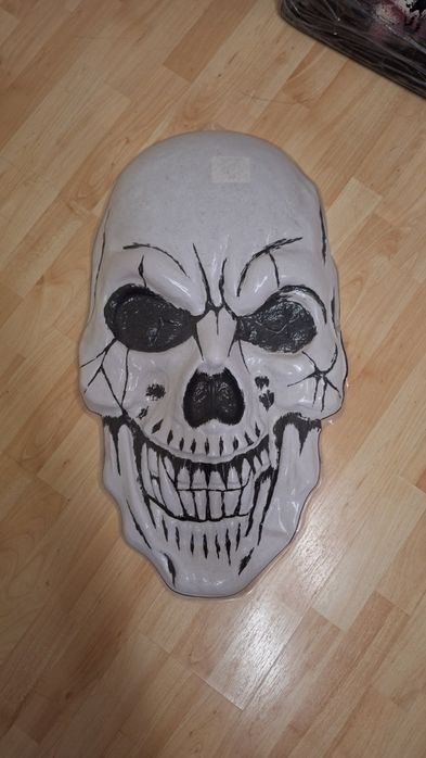 Хелоуинска украса/череп
