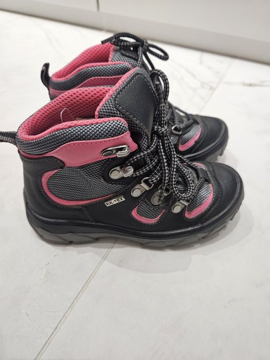 Нови детски непромокаеми зимни ботуши
