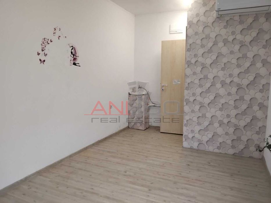 Офис в Варна-Център площ 15 цена 230