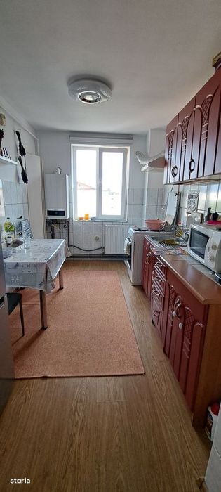 Apartament 3 camere decomandat, etajul 3,  zona Alecsandri