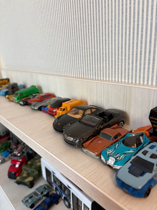 Метални колички предимно hot wheels и други