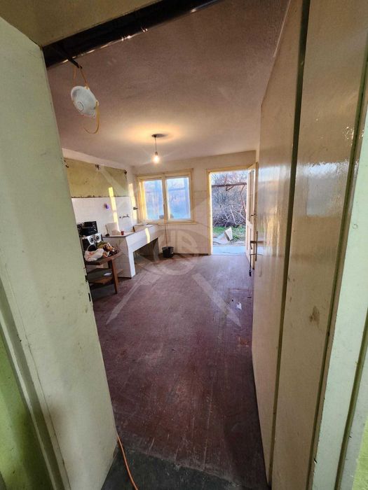 Продава се Къща в с. Мало Конаре, Област Пазарджик - 198 кв.м за 188 €/кв.м - Снимка #2