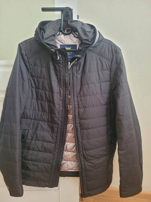 Продам куртку  на весну и осень