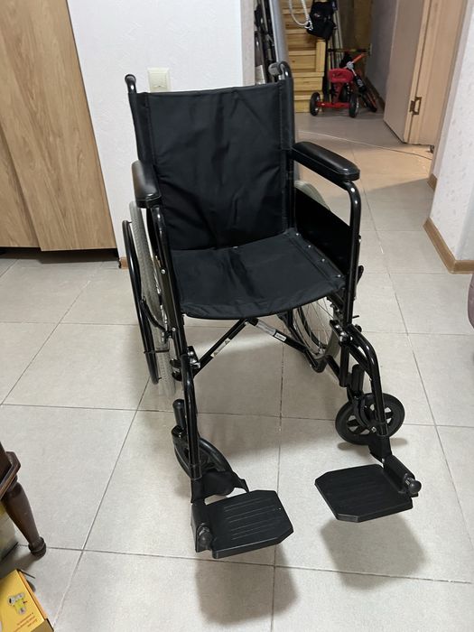 Продам инвалидное кресло Ortonica