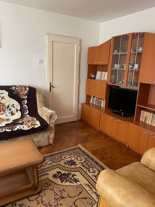 Proprietar ofer apartament pentru inchiriere