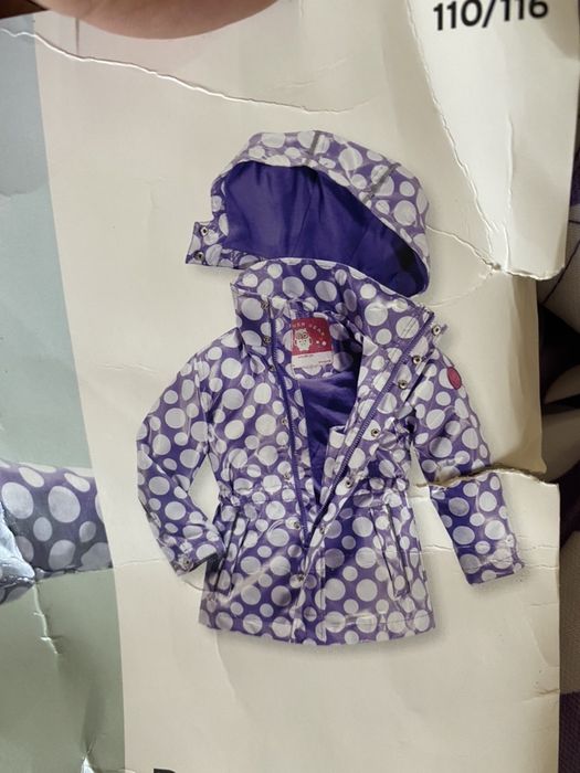 Куртка-дождевик из Германии. Подклад из трикотажа. На 4-5 лет