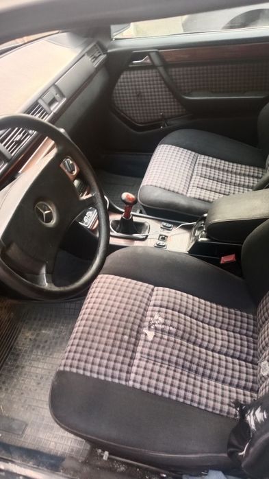 Мерседес W124 Е230