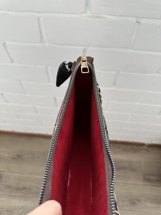 Продам сумочку LV