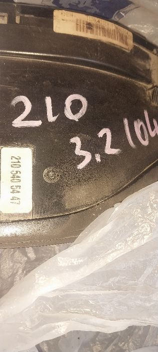 Щитки приборов  мерседес 210кузов.
