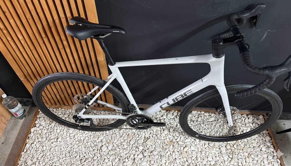 Cube Attain SLX C62 2025-2026 Carbon Di2 2x12 bicicleta road endurance