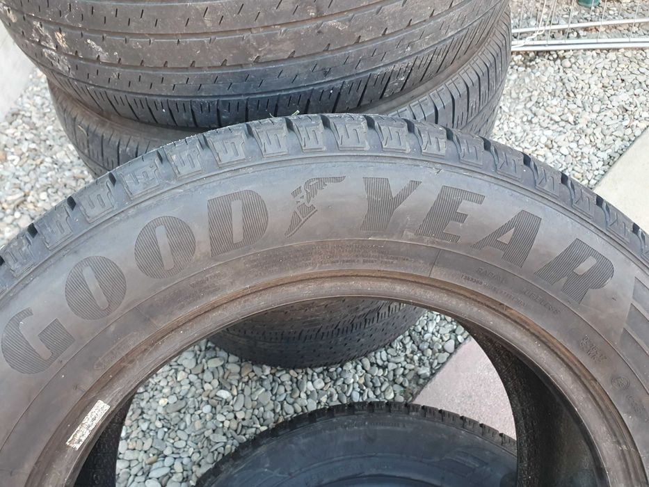 255 60 18,2buc vara GOOD YEAR EFFICIENT GRIP,aproape noi,