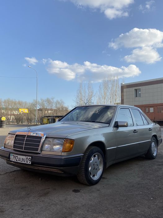 Продам машину Мерседес W124