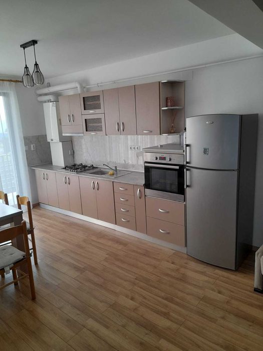 Inchiriez apartament 2 dormitoare si living