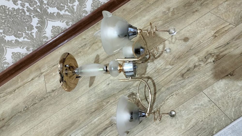 Трёх-рожковая люстра