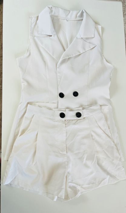 Комплект къси панталонки с елек