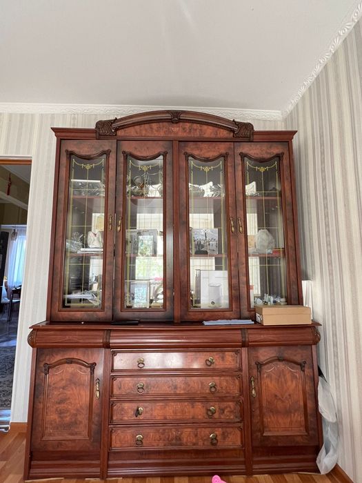 Продам сервант в хорошем состоянии