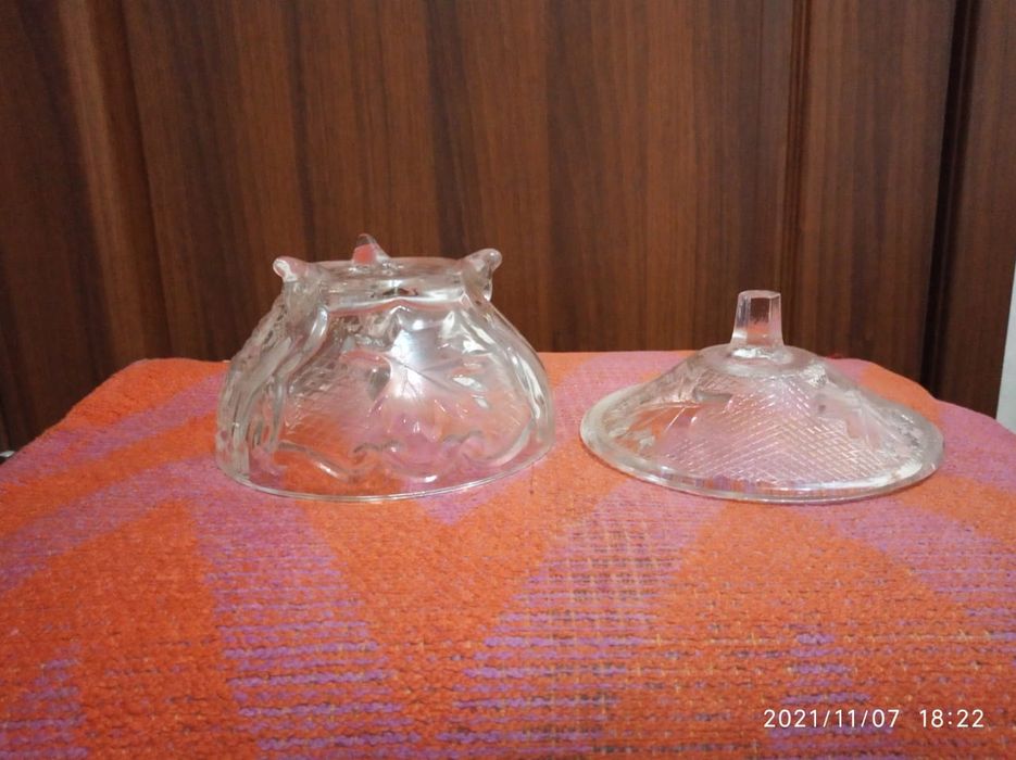 Ваза-сахарница из стекла