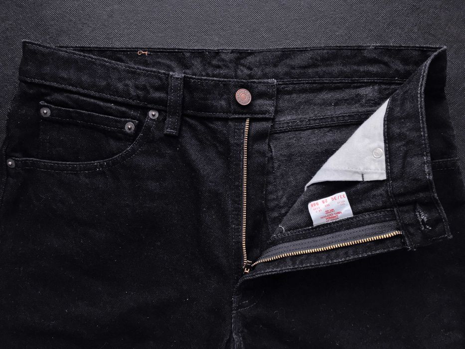 VINTAGE 1992 Made in Canada LEVI'S® 550™XX Tapered Cut Jeans — W33 L36