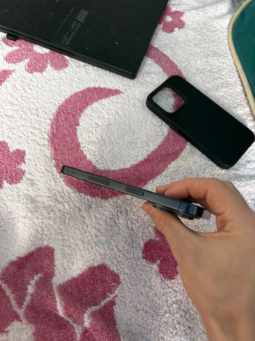 Обменяю Айфон 15 про на андройд