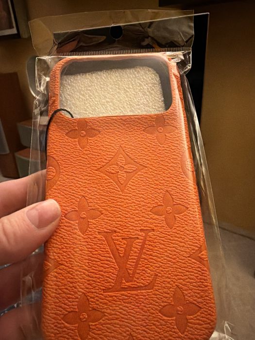 Чехол на айфон 17 PRO