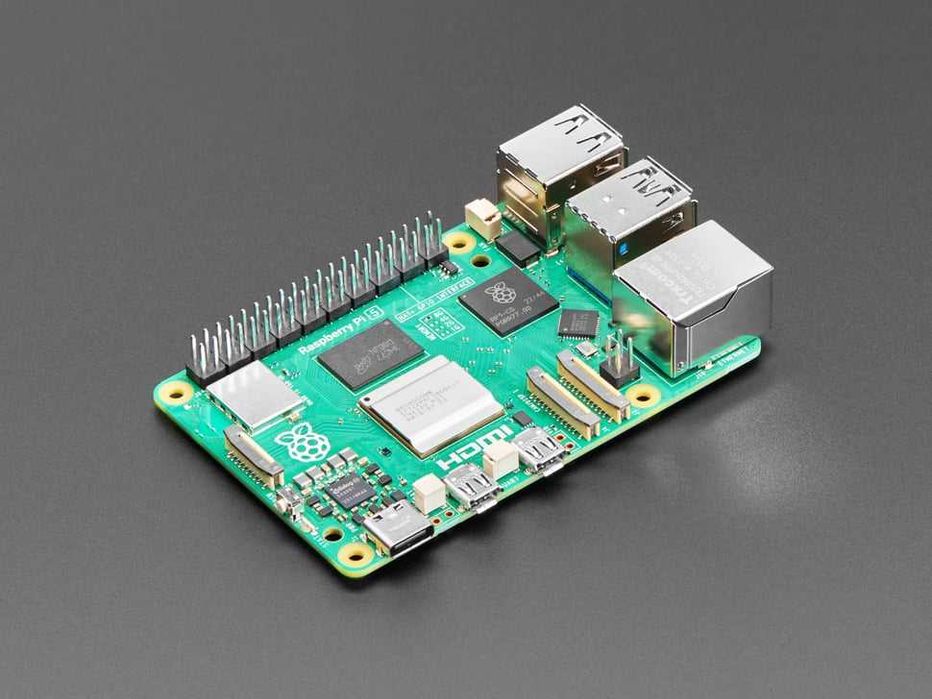 Raspberry Pi 5 8 gb + кейс