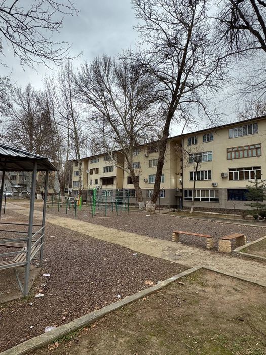 Прадаётся 1х Троицк центре орентир 14 школа можно через банк