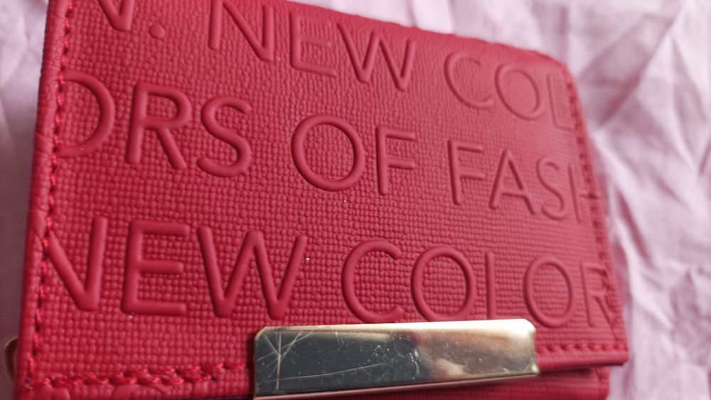 Дамско портмоне!