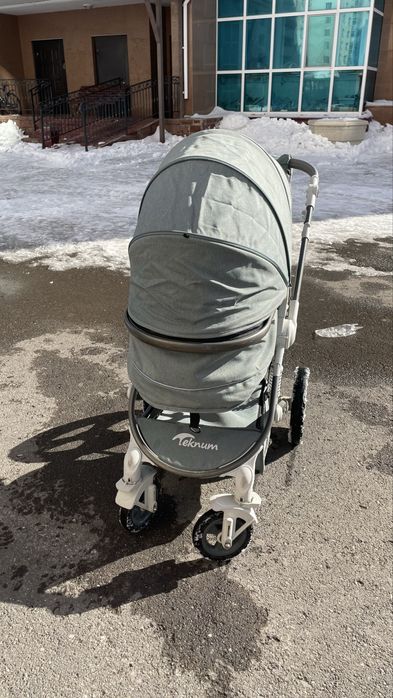 Продам коляску Teknum