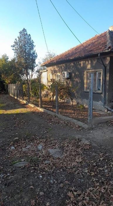 Продавам Къща гр.Лом кв. Младеново
