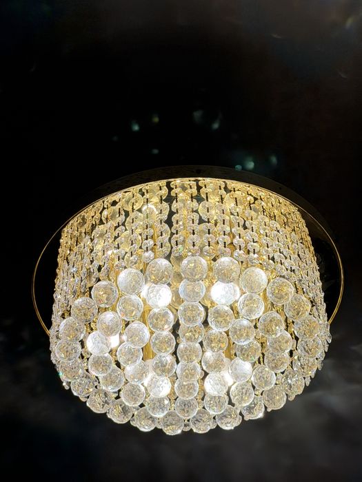 Продам хорошие люстры