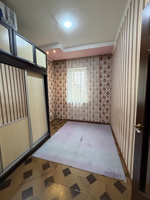 Гагарин Кинап Орка Томонида 2 хоналик Гиштли квартира сотилади 3 этаж